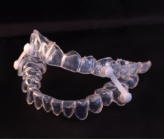 Clear oral appliance tray